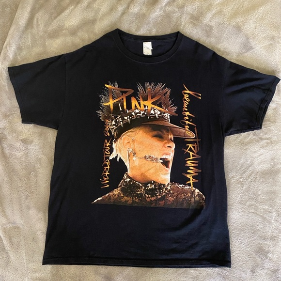 2019 PINK Beautiful Trauma World Tour T Shirt - Picture 1 of 6